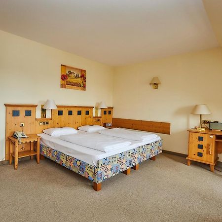 Flair-Hotel Zum Benediktiner Schwarzach am Main Luaran gambar
