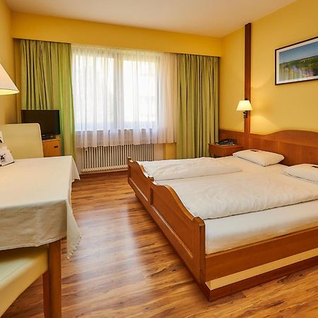 Flair-Hotel Zum Benediktiner Schwarzach am Main Luaran gambar
