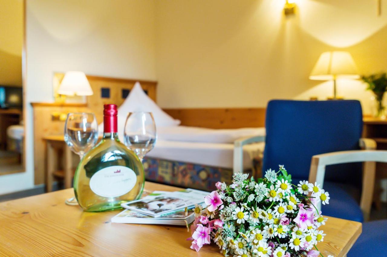 Flair-Hotel Zum Benediktiner Schwarzach am Main Luaran gambar